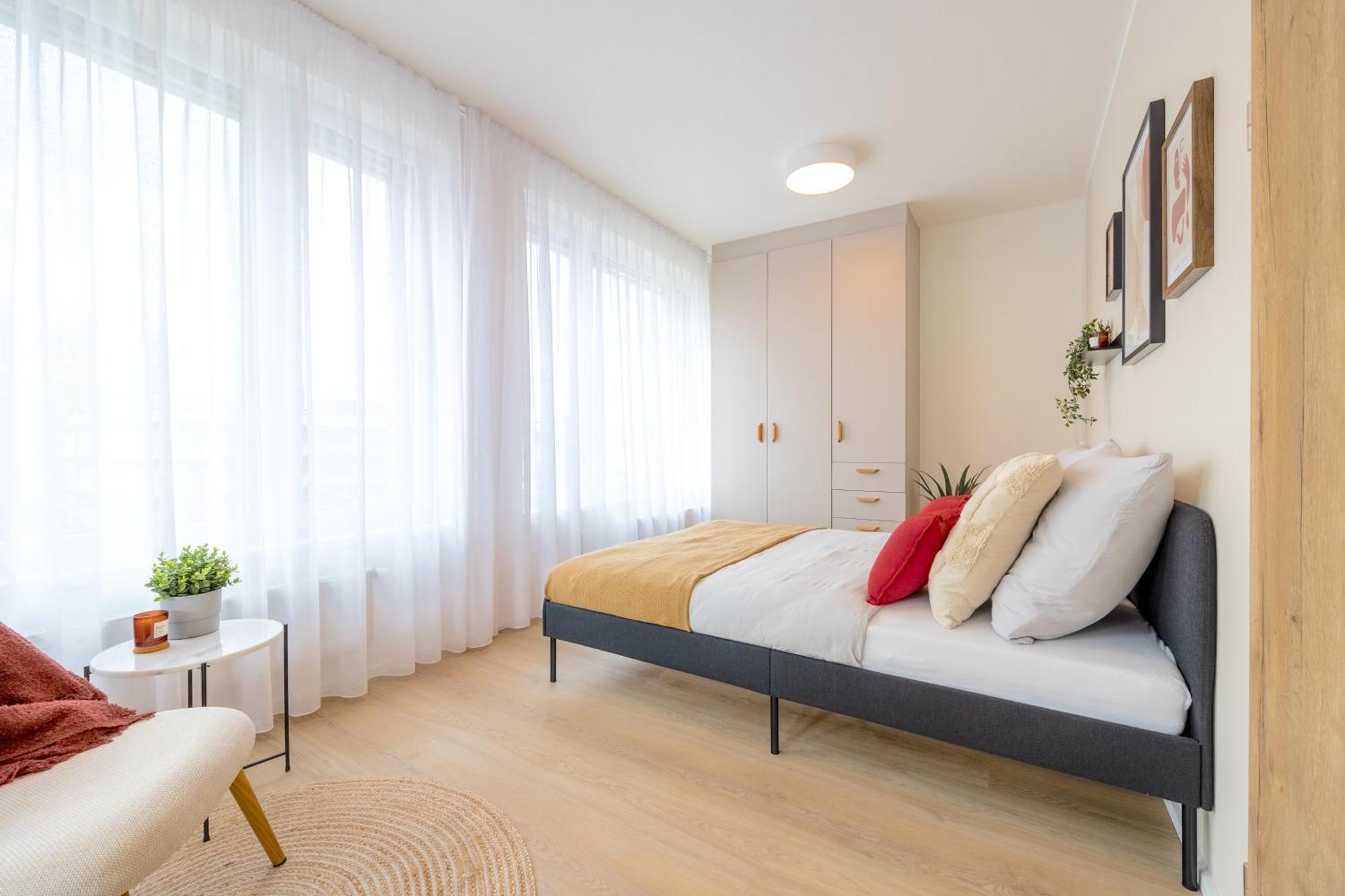 Bright 2Br - 5Th Floor, Balcony, Free Parking By Gravity Prague Apartment Bagian luar foto
