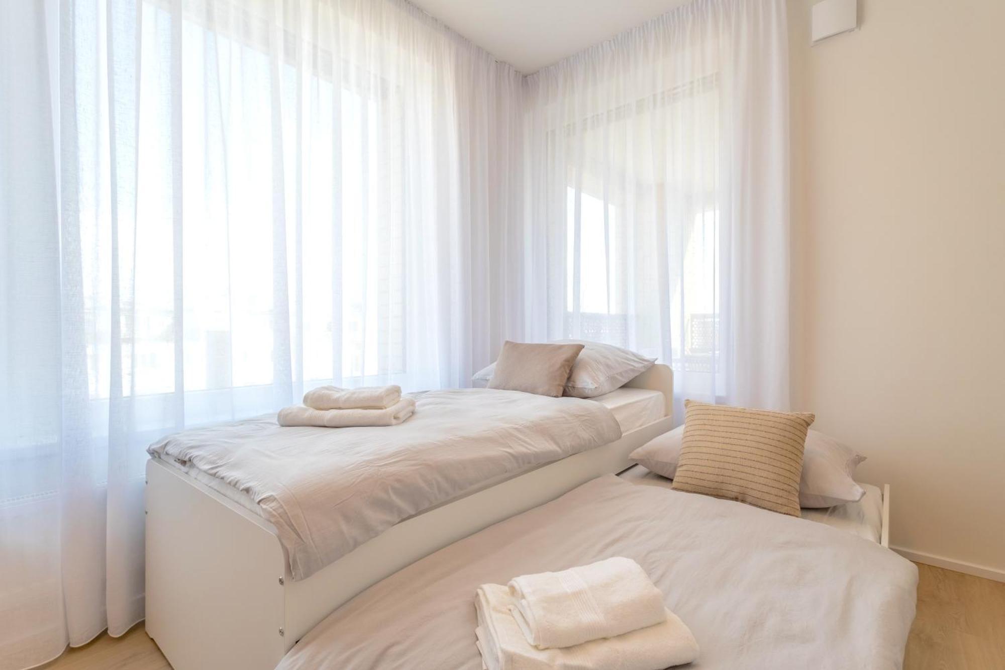 Bright 2Br - 5Th Floor, Balcony, Free Parking By Gravity Prague Apartment Bagian luar foto
