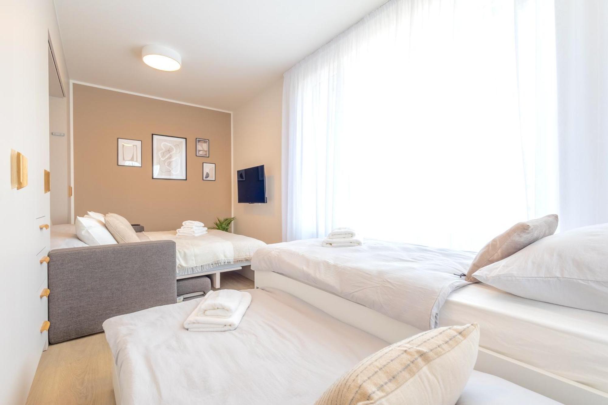 Bright 2Br - 5Th Floor, Balcony, Free Parking By Gravity Prague Apartment Bagian luar foto