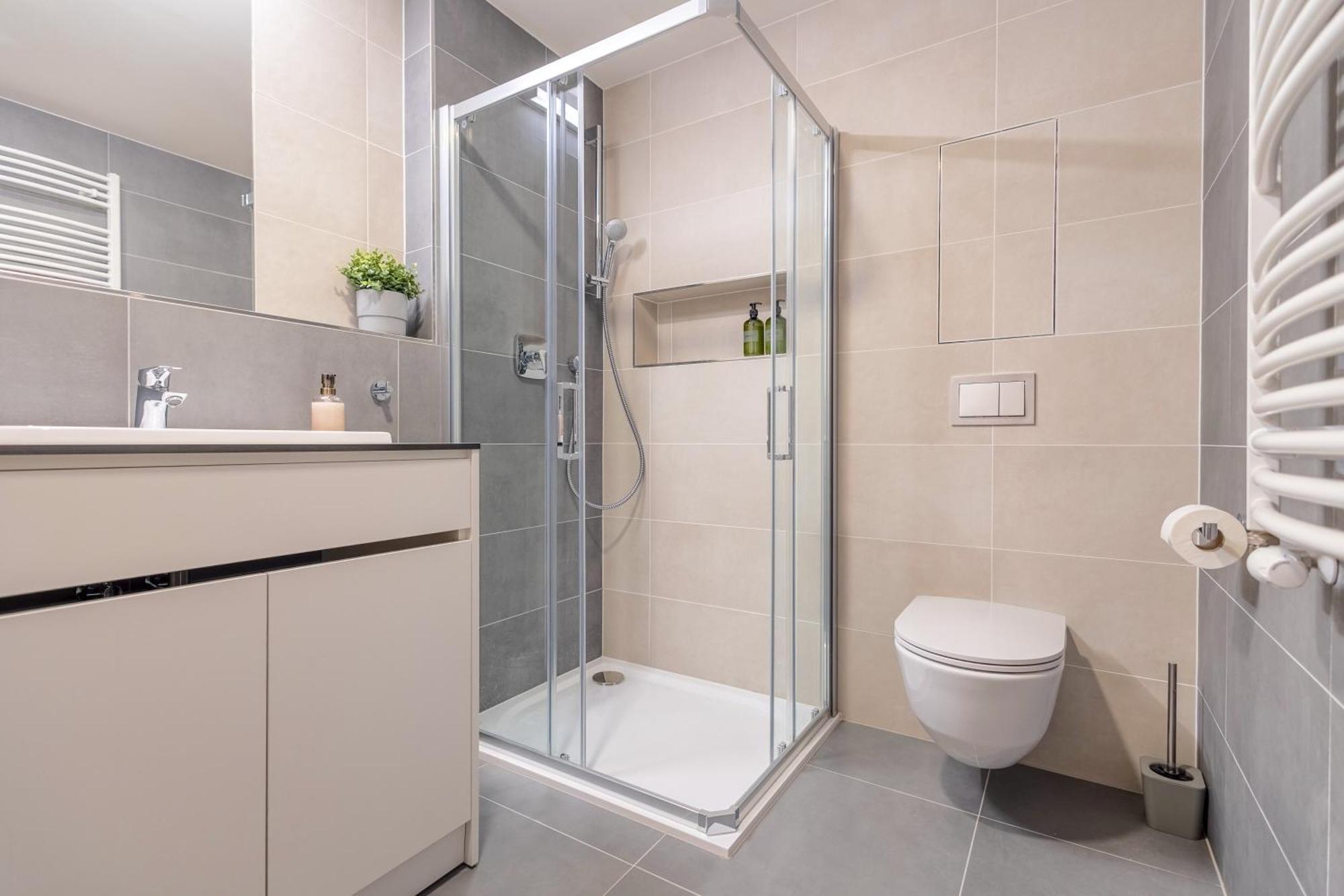 Bright 2Br - 5Th Floor, Balcony, Free Parking By Gravity Prague Apartment Bagian luar foto