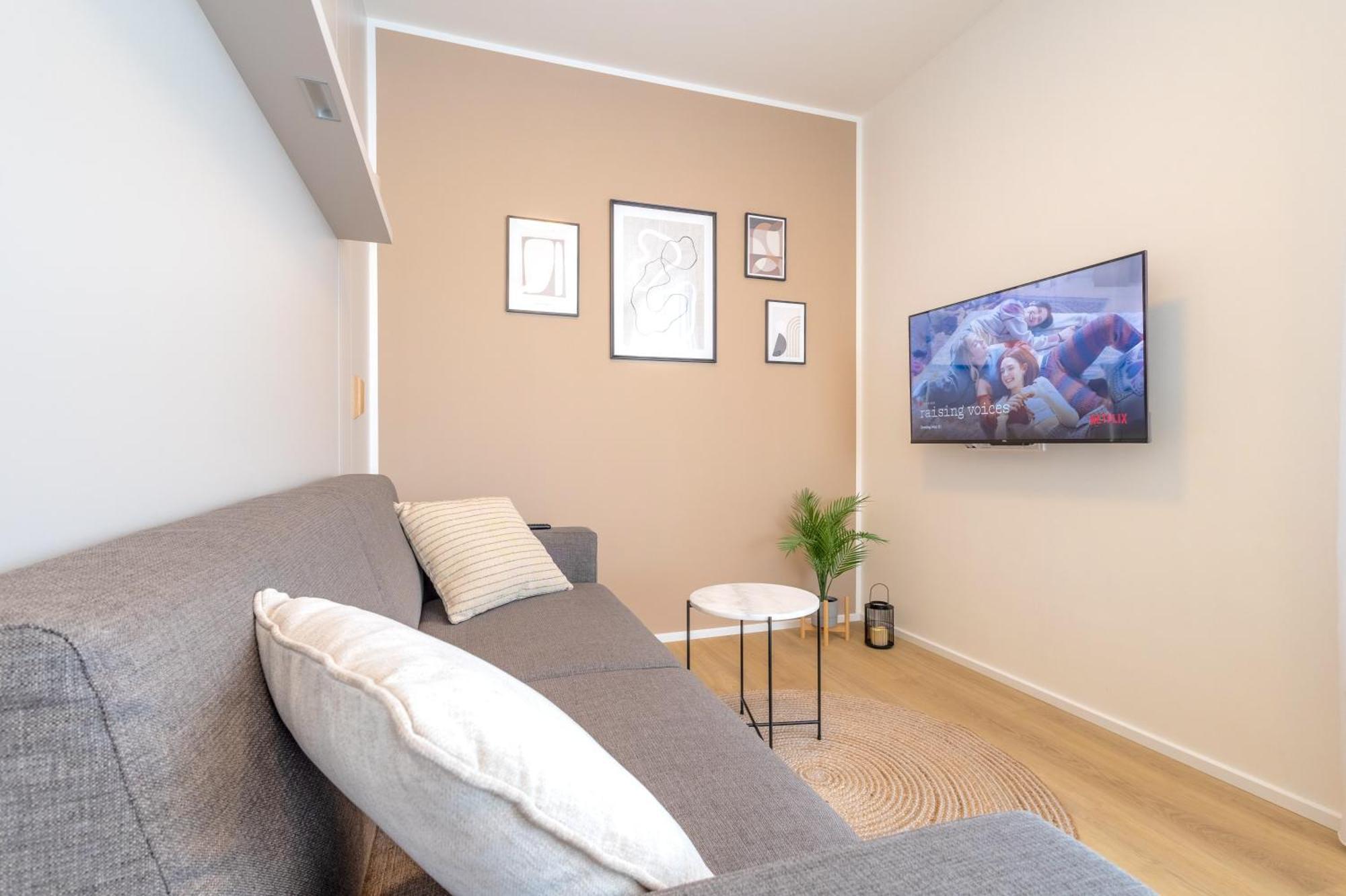 Bright 2Br - 5Th Floor, Balcony, Free Parking By Gravity Prague Apartment Bagian luar foto