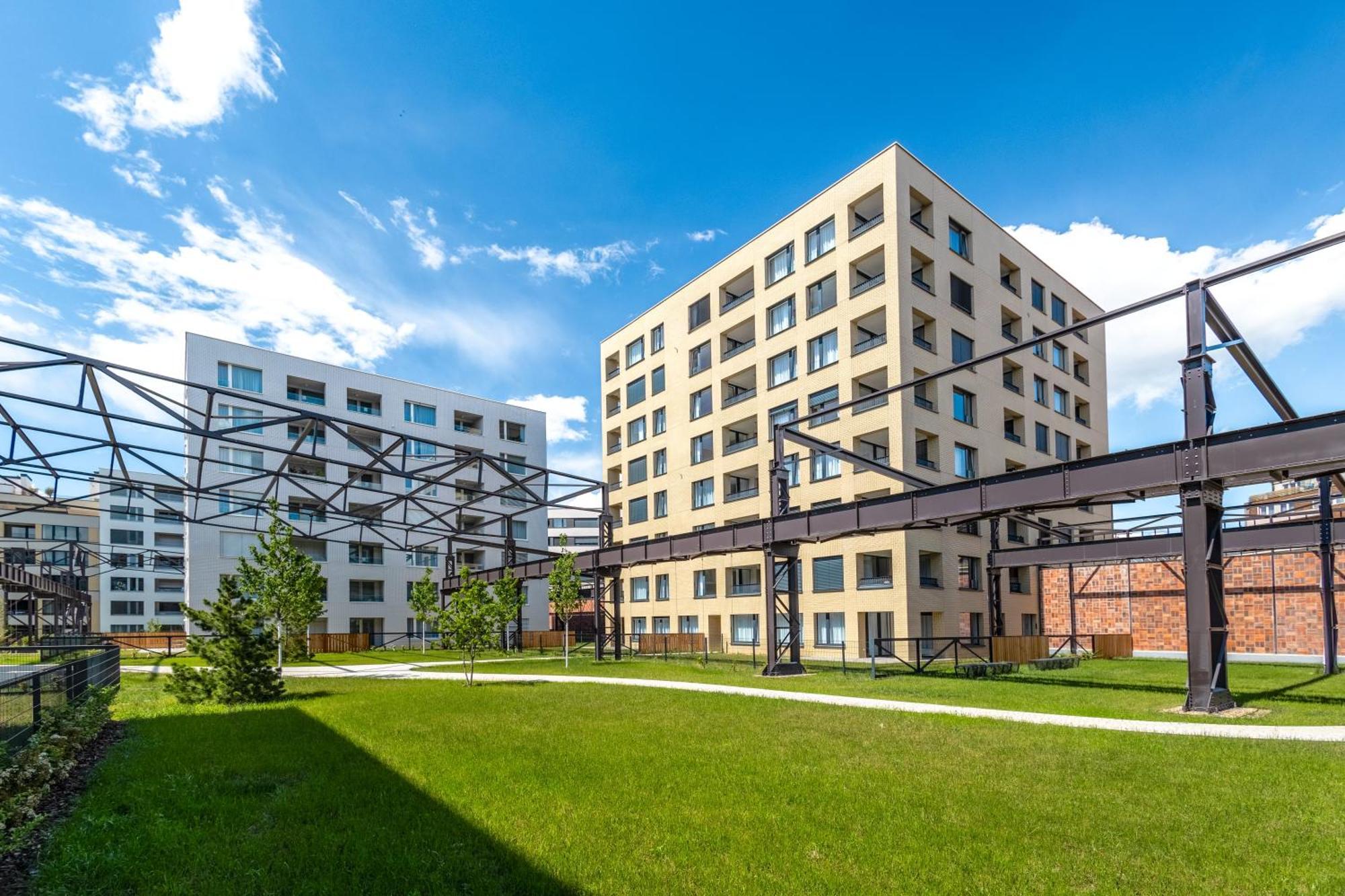 Bright 2Br - 5Th Floor, Balcony, Free Parking By Gravity Prague Apartment Bagian luar foto