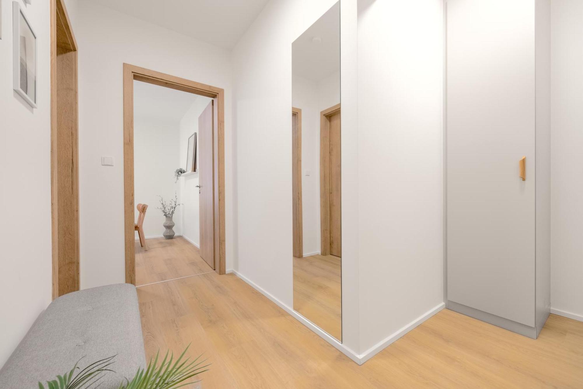 Bright 2Br - 5Th Floor, Balcony, Free Parking By Gravity Prague Apartment Bagian luar foto