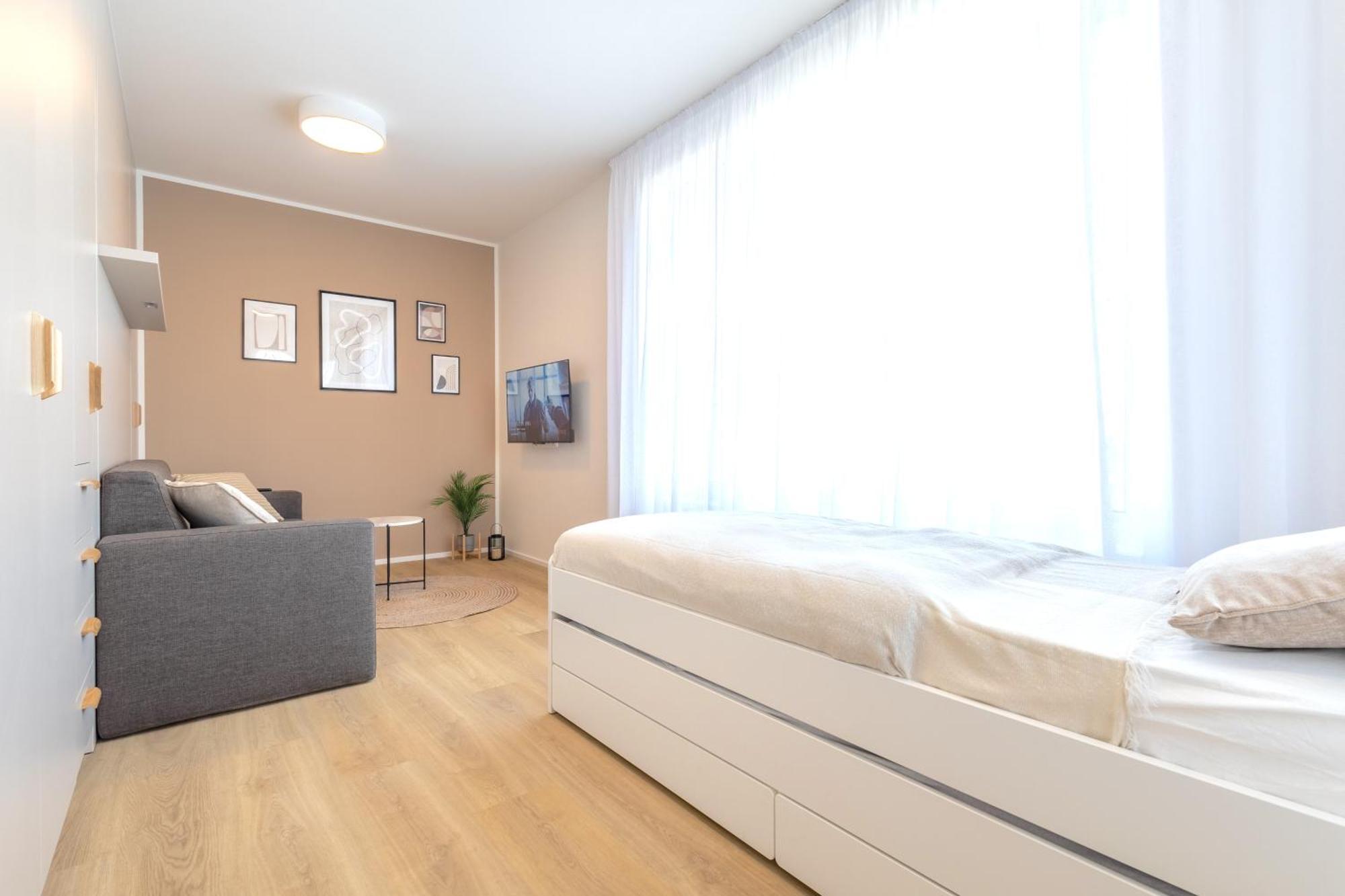 Bright 2Br - 5Th Floor, Balcony, Free Parking By Gravity Prague Apartment Bagian luar foto